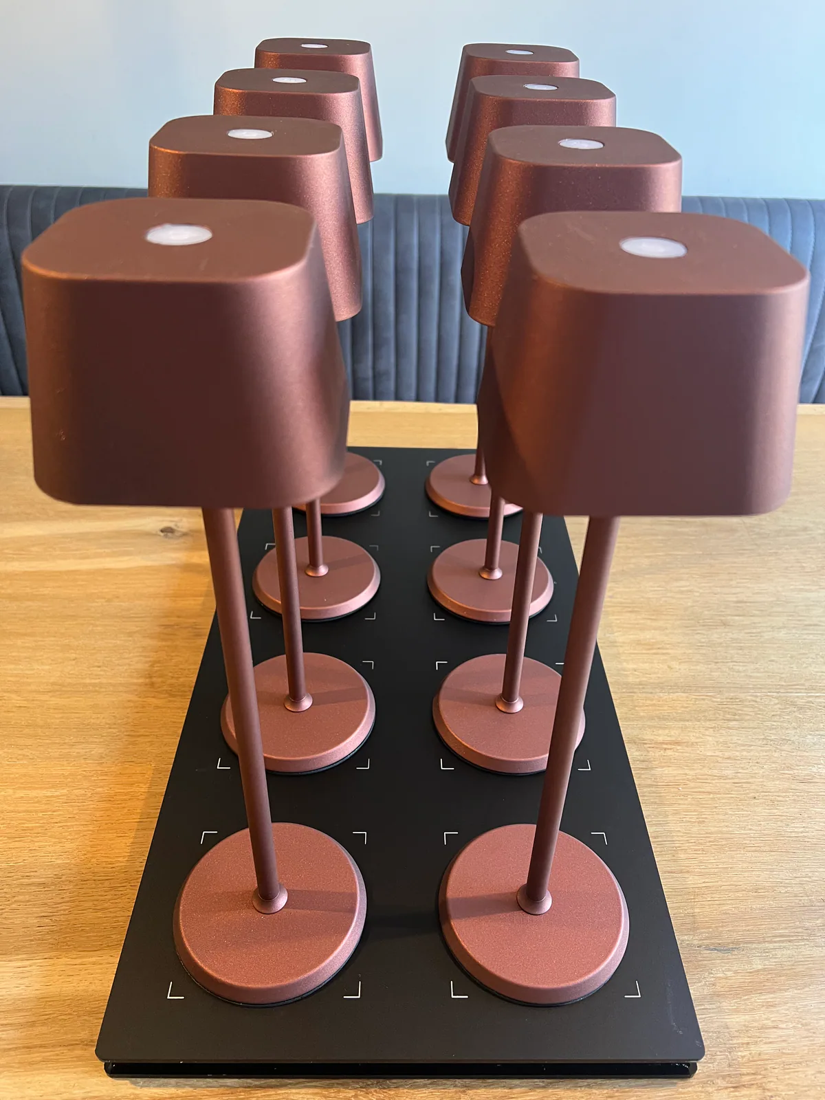Caro Ruby Horeca Tafellamp 8 lampen + laadstation sfeerbeeld 4