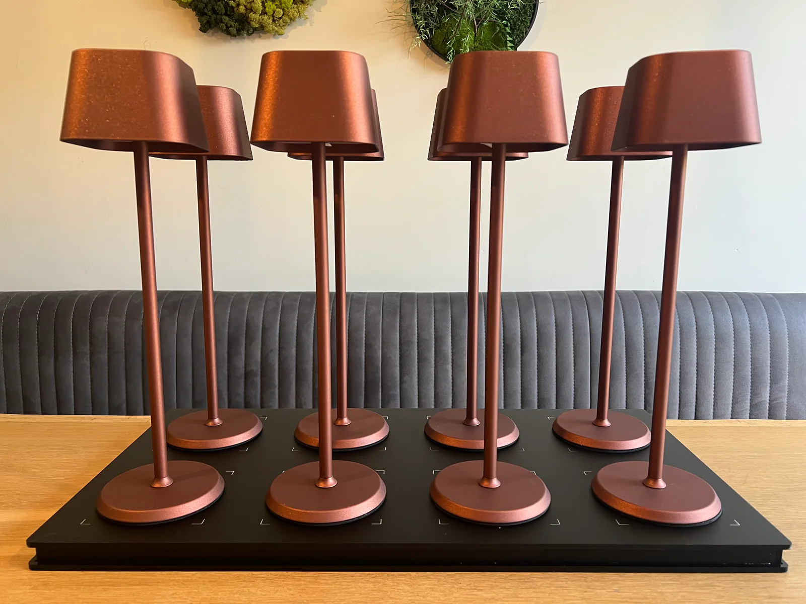 Caro Ruby Horeca Tafellamp 8 lampen + laadstation sfeerbeeld 7