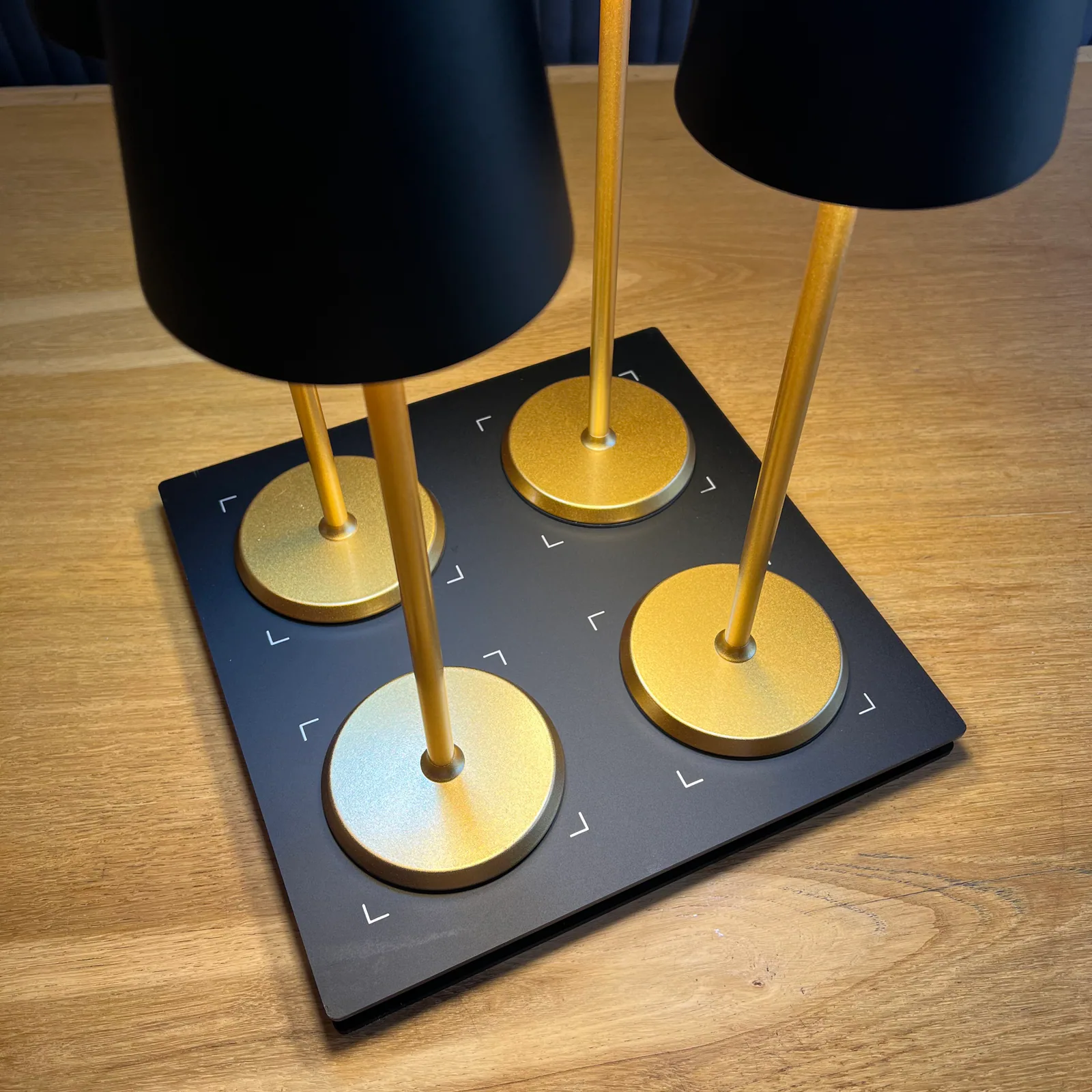 Norda Black & Gold Horeca Tafellamp 1 lamp + laadstation sfeerbeeld 4