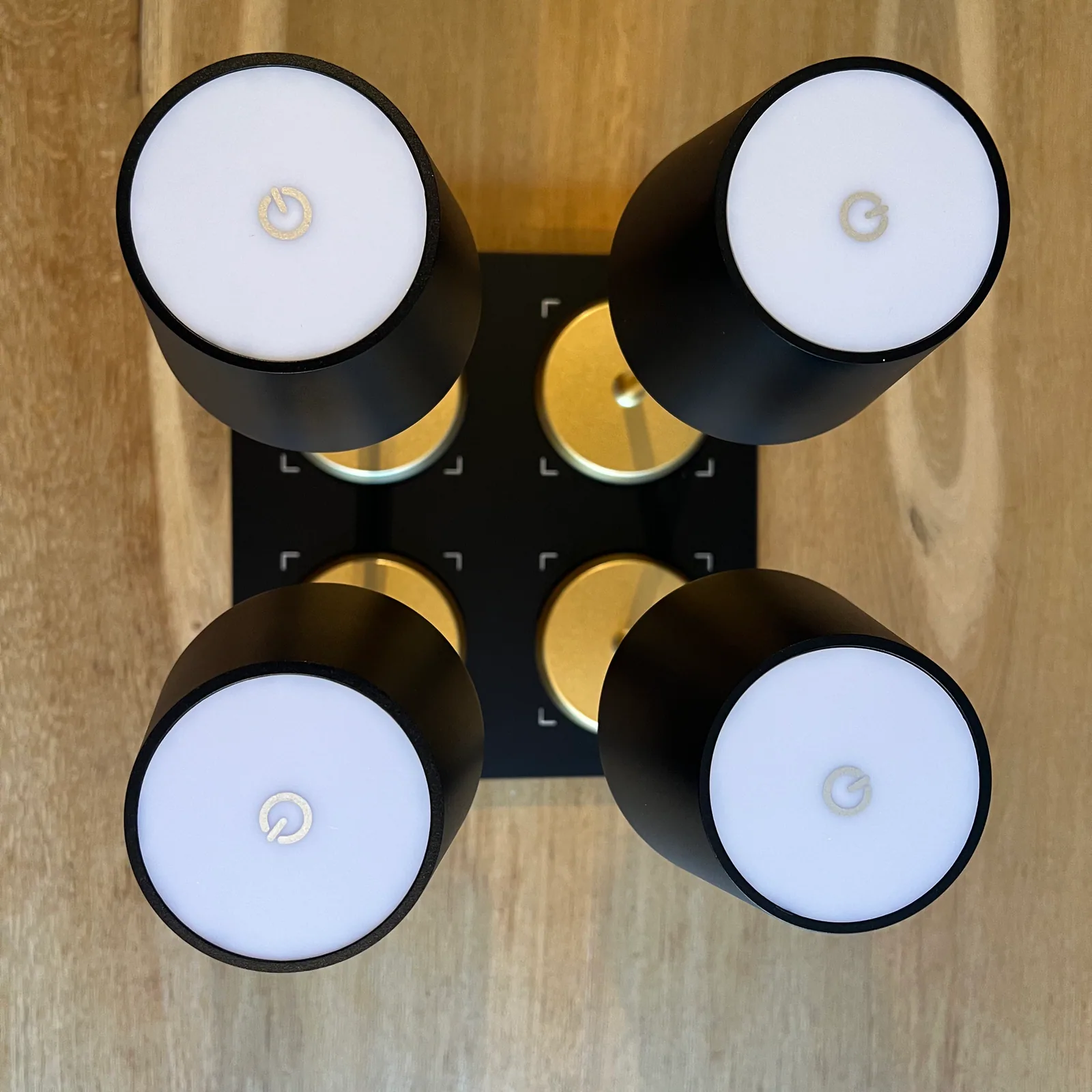 Norda Black & Gold Horeca Tafellamp 1 lamp + laadstation sfeerbeeld 6