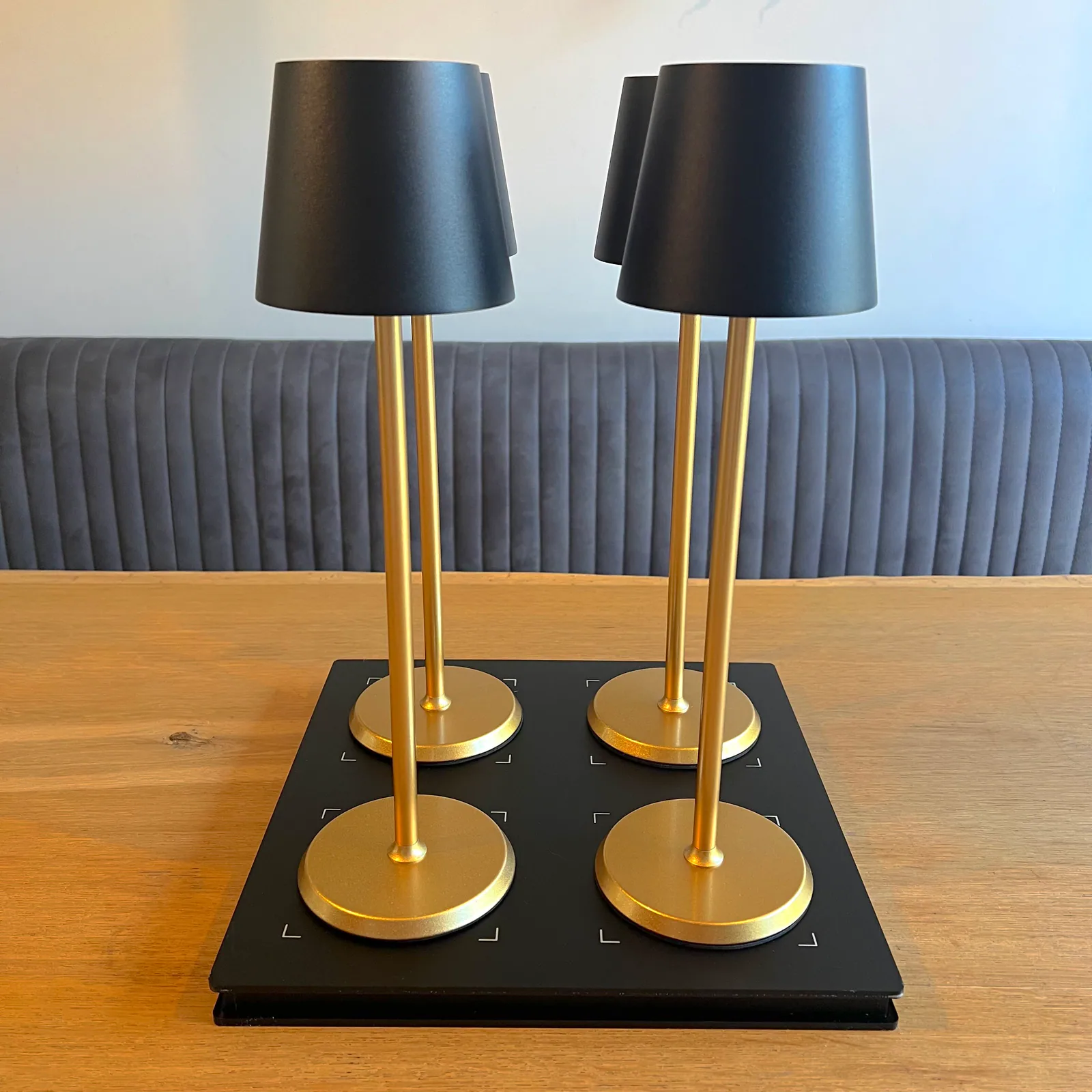 Norda Black & Gold Horeca Tafellamp 1 lamp + laadstation sfeerbeeld 5