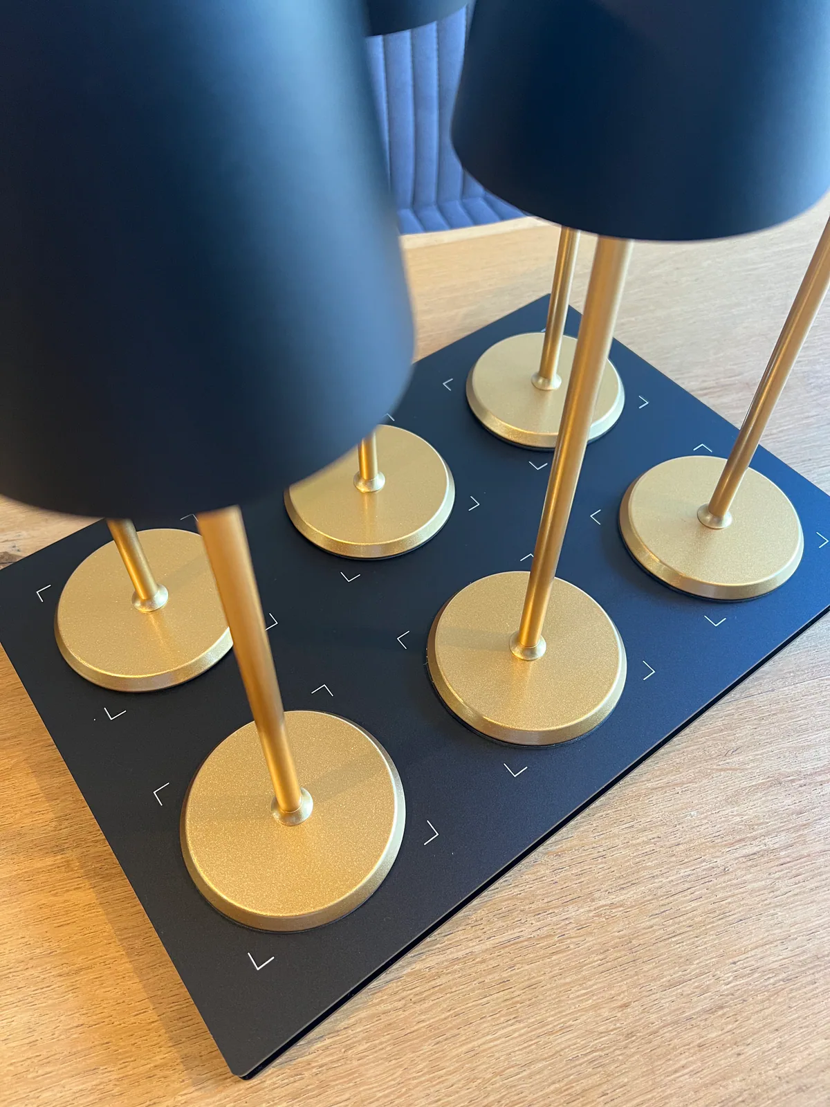 Norda Black & Gold Horeca Tafellamp 6 lampen + laadstation sfeerbeeld 3