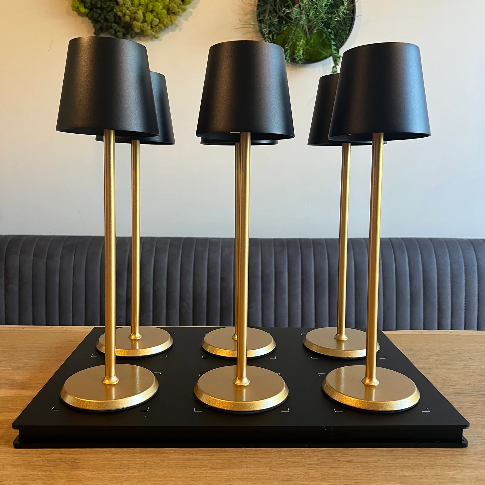 Norda Black & Gold Horeca Tafellamp 6 lampen + laadstation sfeerbeeld 4