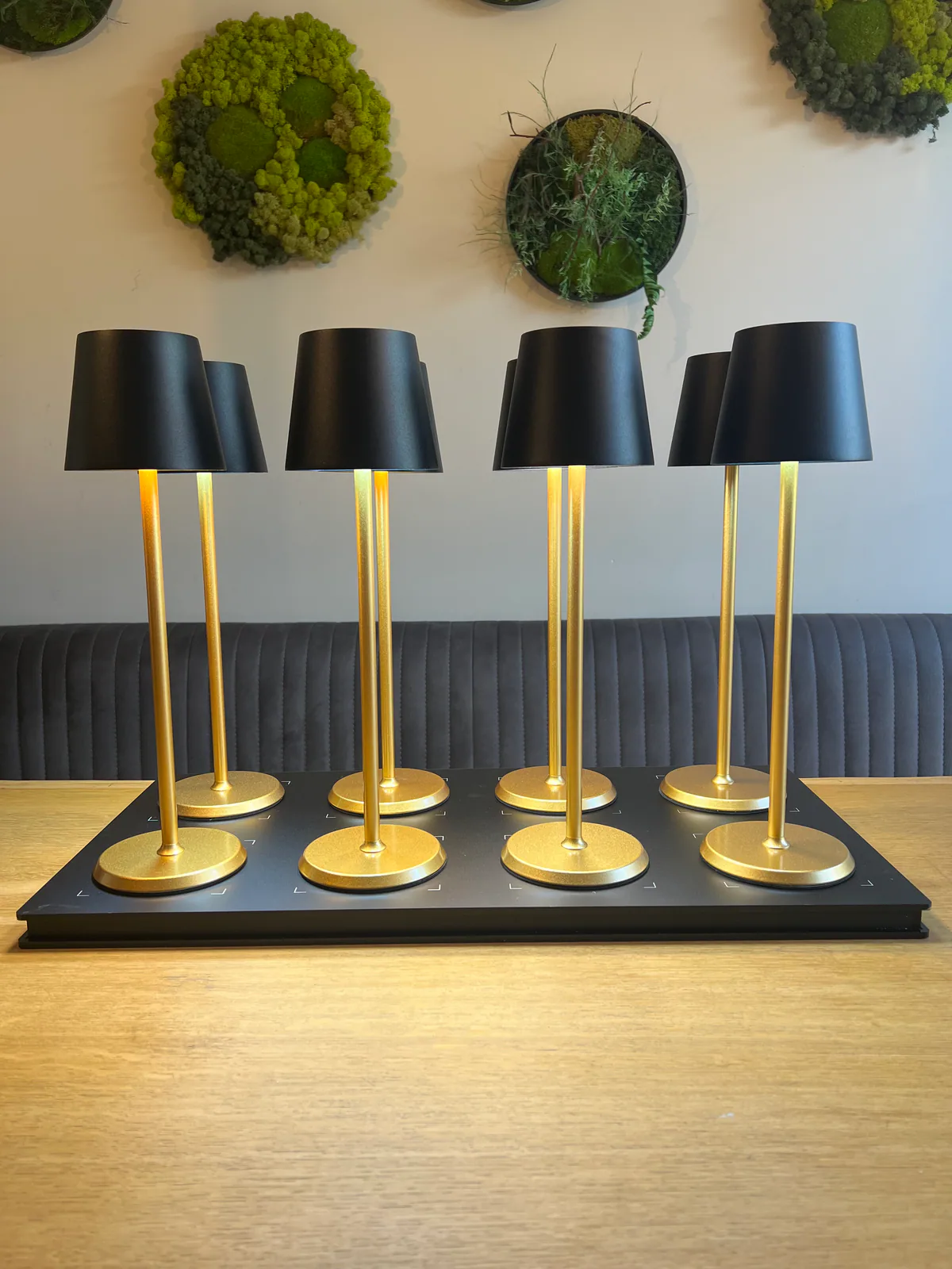 Norda Black & Gold Horeca Tafellamp 8 lampen + laadstation sfeerbeeld 8