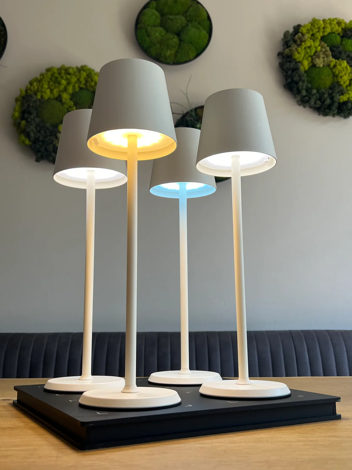Norda Cream Horeca Tafellamp 1 lamp + laadstation sfeerbeeld 3