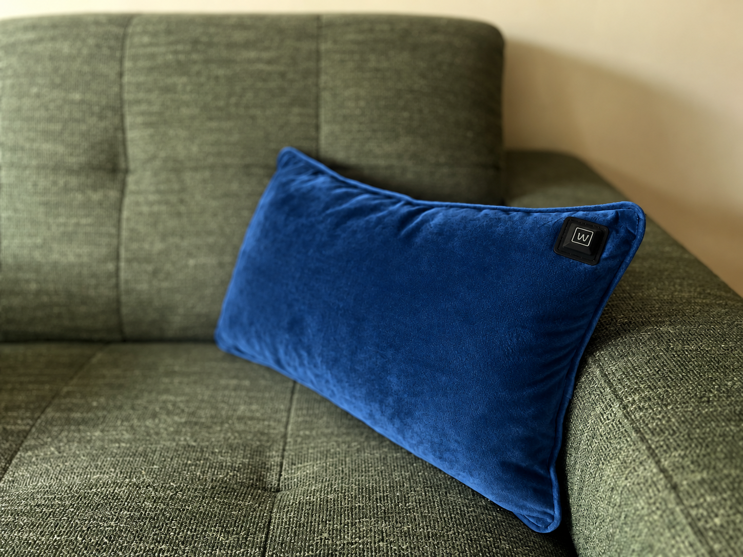 Dark Blue Warmpi velvet 50x30cm infrared heating pillow with soft velvet fabric – Show product photo 2
