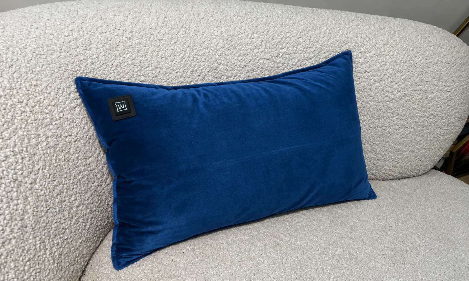 Dark Blue Warmpi velvet 50x30cm infrared heating pillow with soft velvet fabric – Show product photo 3