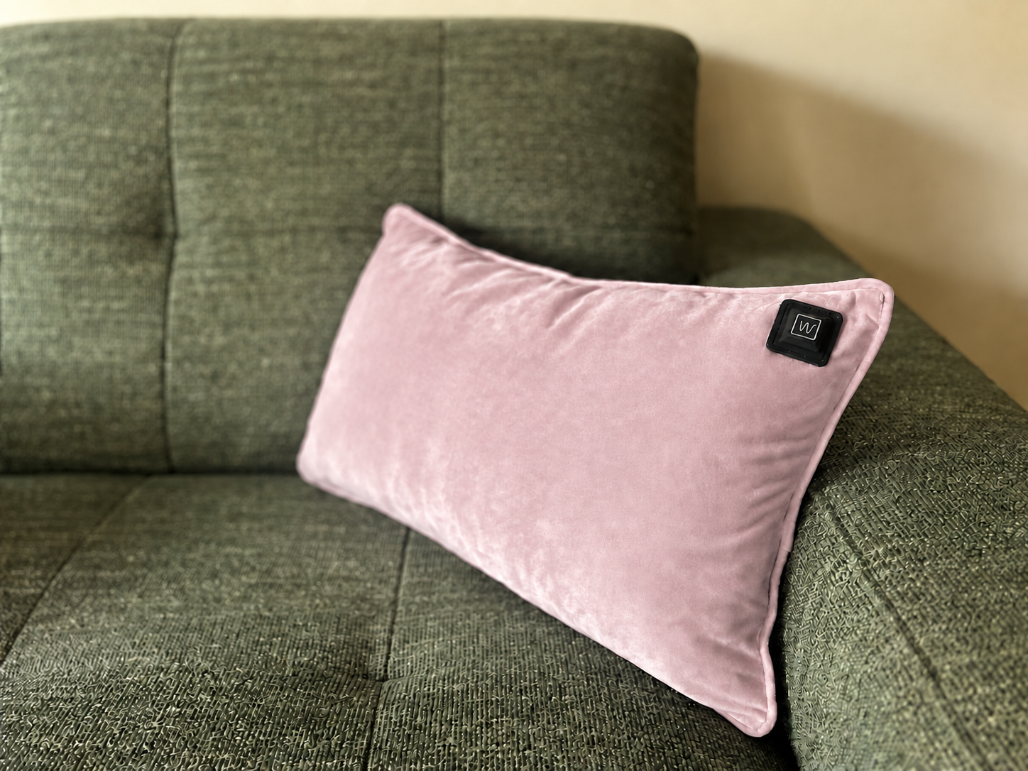 Pink Warmpi velvet 50x30cm infrared heating pillow with soft velvet fabric – Show product photo 2