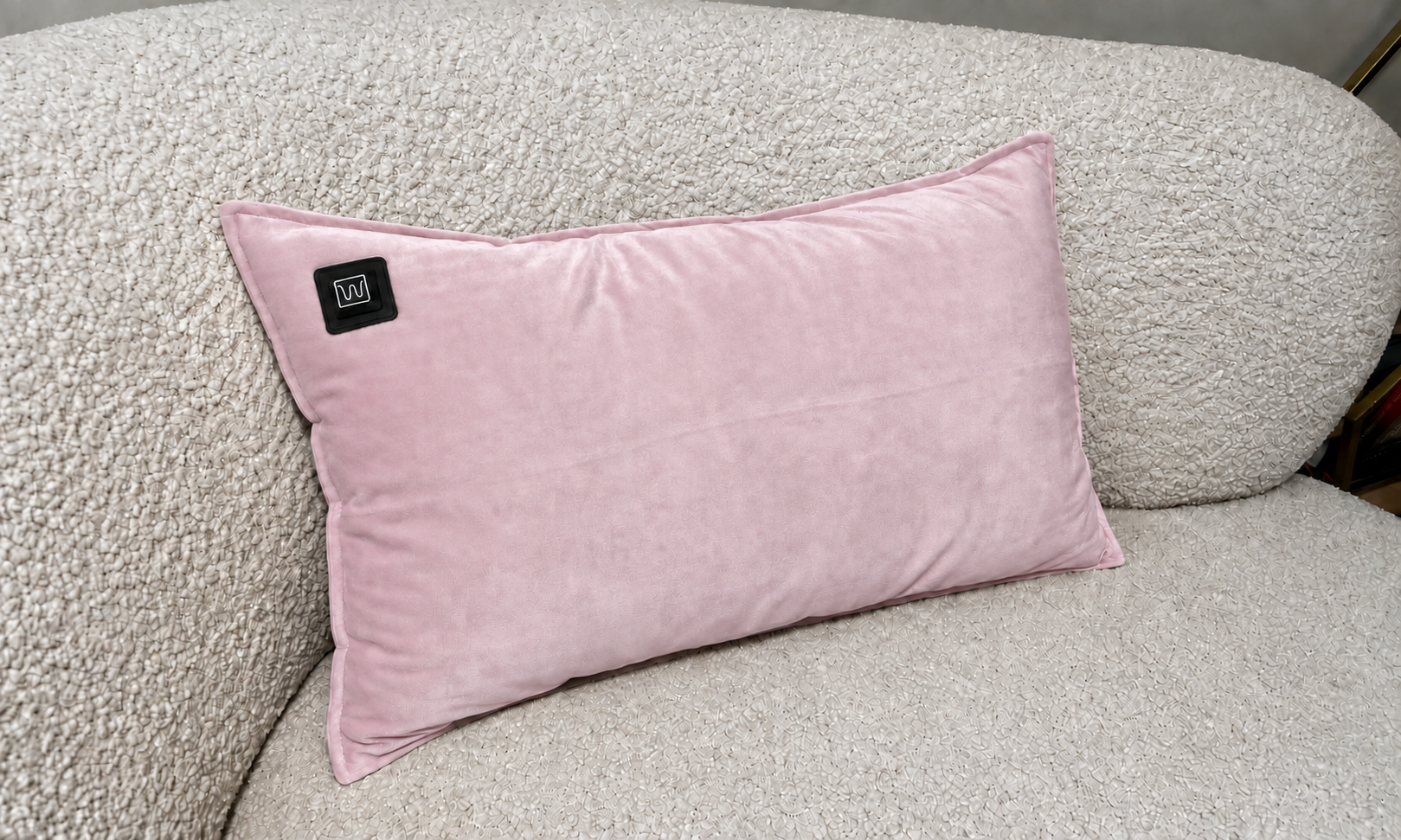 Pink Warmpi velvet 50x30cm infrared heating pillow with soft velvet fabric – Show product photo 3