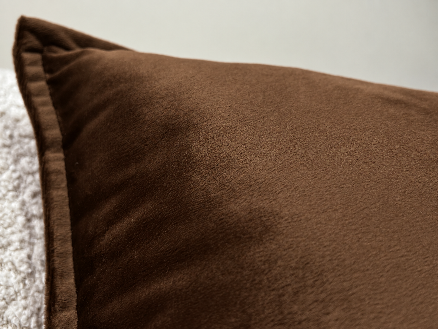 Warmpi Samt Braun 45x45cm Infrarot-Wärmekissen mit samtweichem Bezug – Produktfoto 2 anzeigen