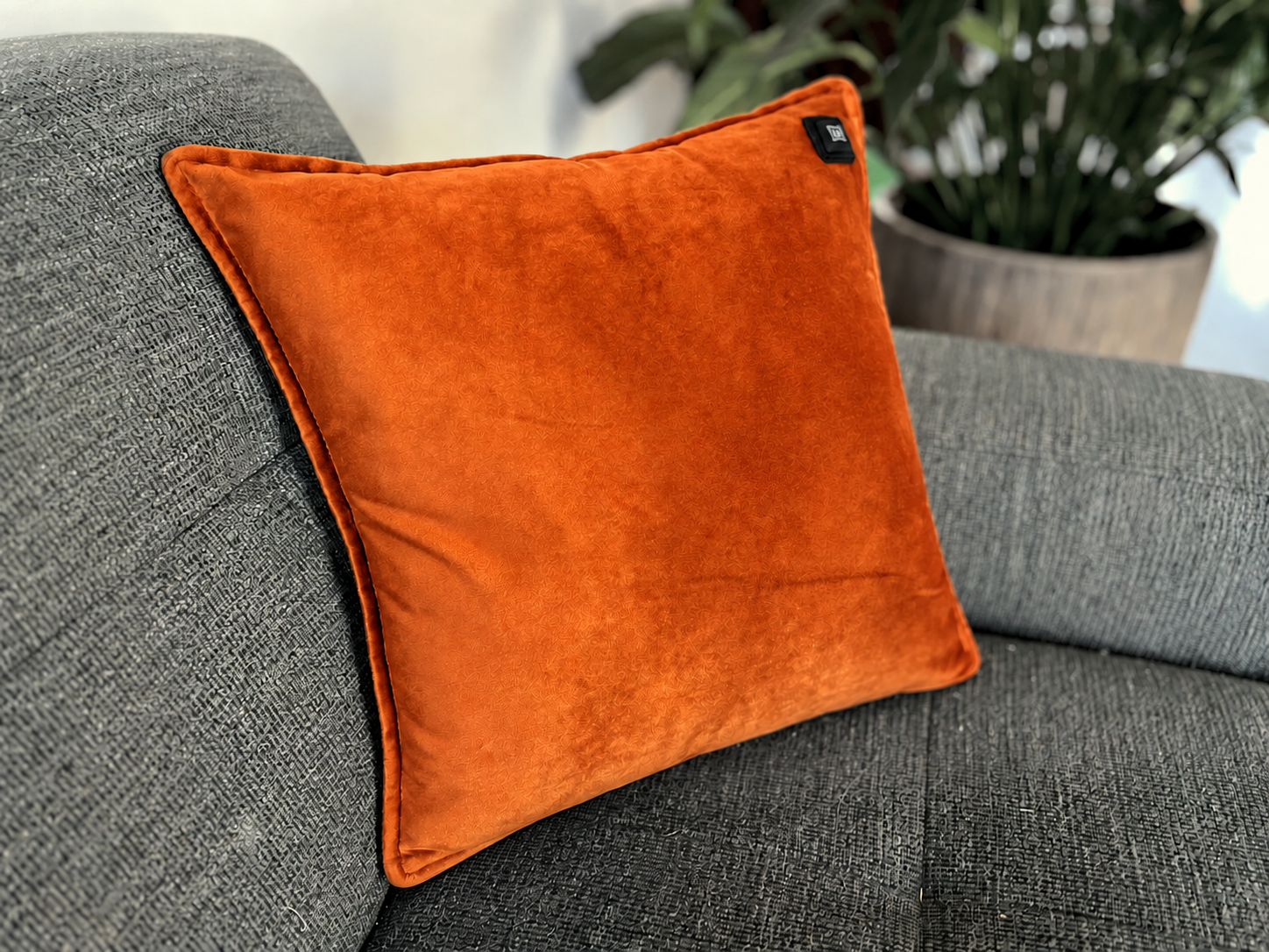 Warmpi Samt Cognac 45x45cm Infrarot-Wärmekissen mit samtweichem Bezug – Produktfoto 3 anzeigen